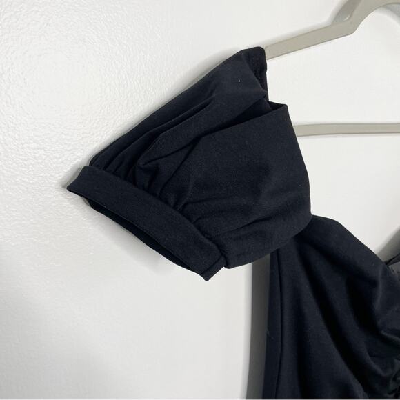 LULUS Impress Release Black Off the Shoulder Puff Sleeve Jumpsuit Size Large NWT - Picture 3 of 8